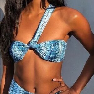 Frankie’s Bikinis Mamba Bikini Top NWT